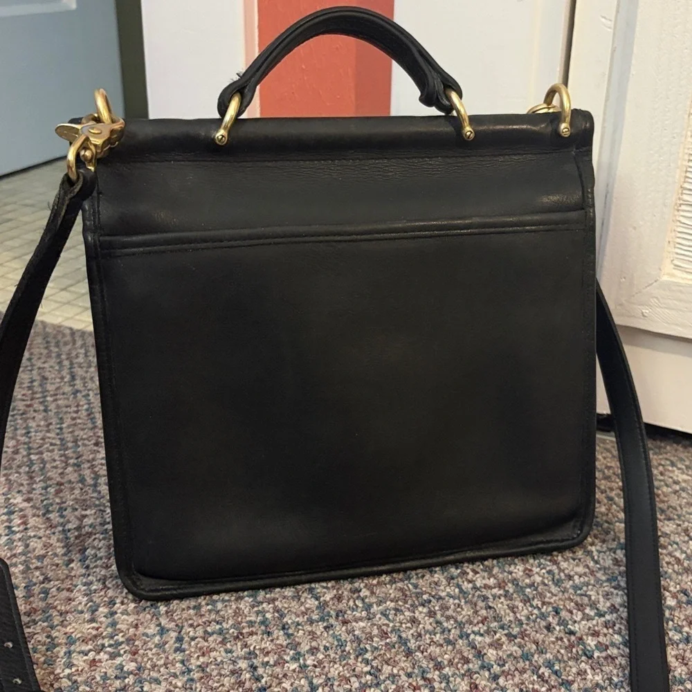 Vintage Coach Willis Leather Crossbody Bag in Black